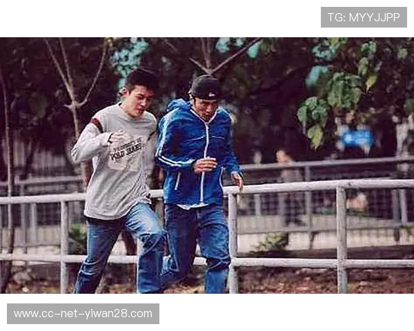 晨跑足球球星揭秘：那些坚持晨跑的足球巨星背后的故事