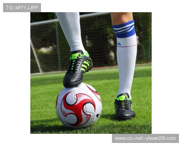 足球明星们的运动鞋大揭秘：各大品牌助力球场表现和时尚潮流